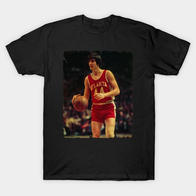 Pete Maravich - Vintage Design Of Basketball T-Shirt by JULIAN AKBAR PROJECT